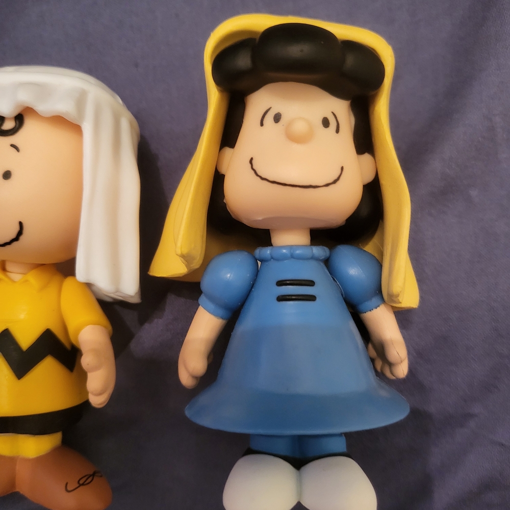 Peanuts Nativity Playset - Blue, Yellow, Red, White - Picture 7 of 10